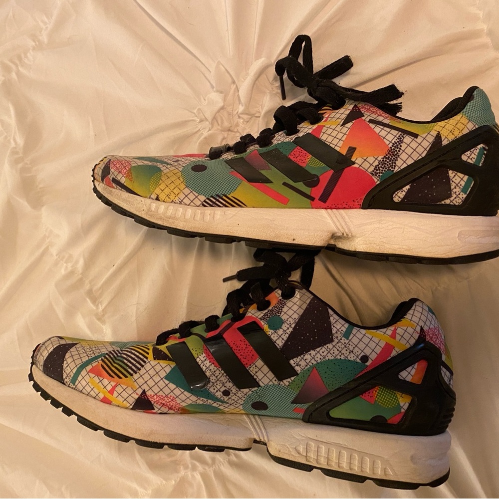 Women’s Adidas sneakers size 9